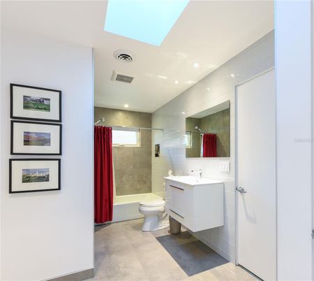 Bathroom, Interior, Recessed Lighting