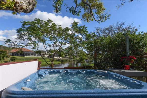Exterior, Hot Tub