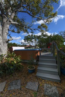 Exterior, Hot Tub
