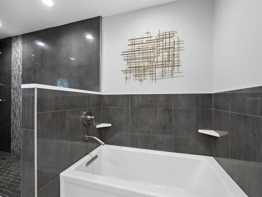 Bathroom, Interior, Recessed Lighting