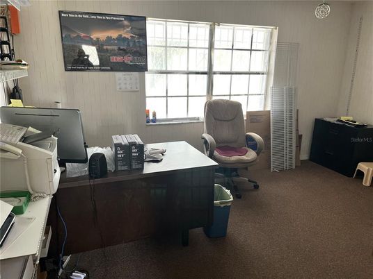 Home Office, Interior