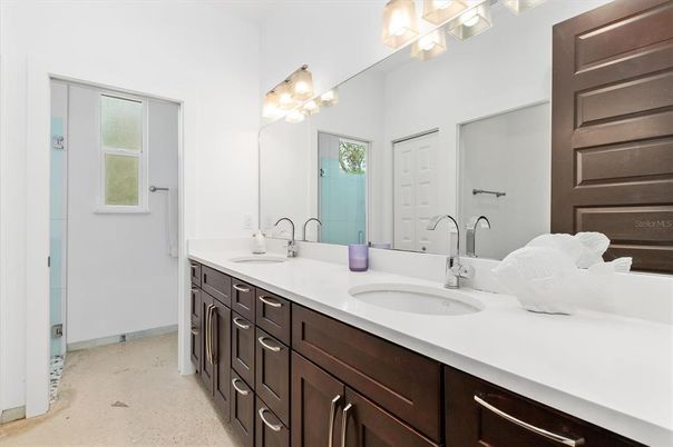 Bathroom, Dual Sink Vanities, Interior