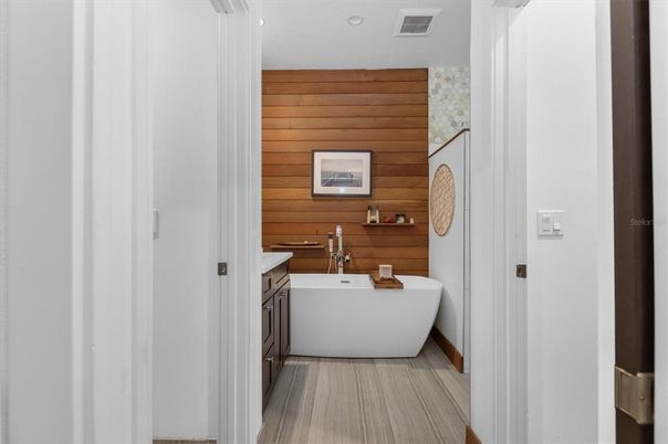 Bathroom, Free Standing Baths, Interior, Recessed Lighting, Wooden Walls