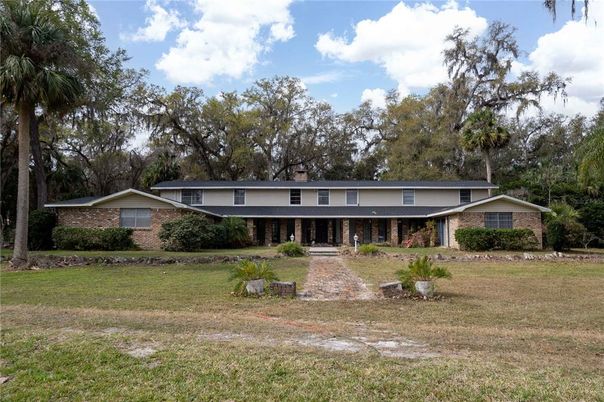 Backyard, Exterior, Facade, Brick Facade, Ranch