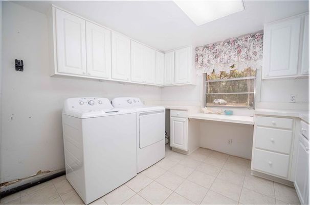 Interior, Washer