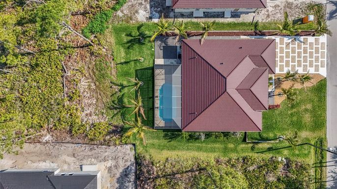 Exterior, Drone