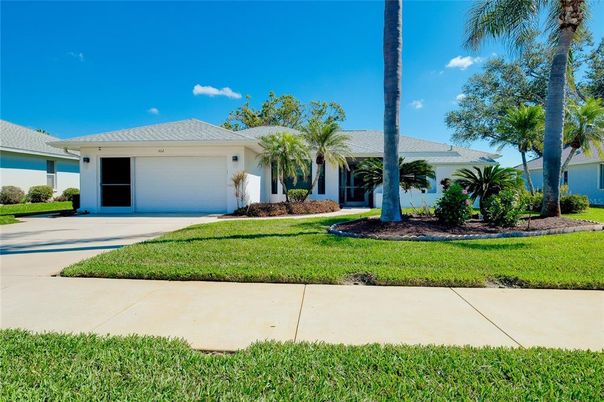 Attached, Exterior, Facade, Ranch
