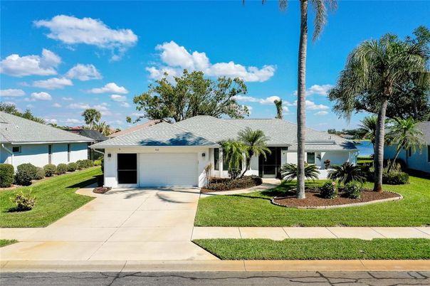 Attached, Exterior, Facade, Ranch