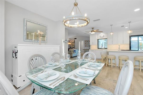 Dining room, Interior, Kitchen, Pendant Lights, Recessed Lighting, Wood Texture Flooring