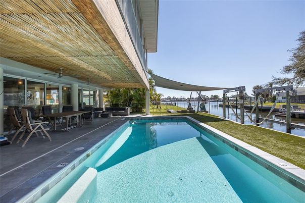 Exterior, Pool, Water
