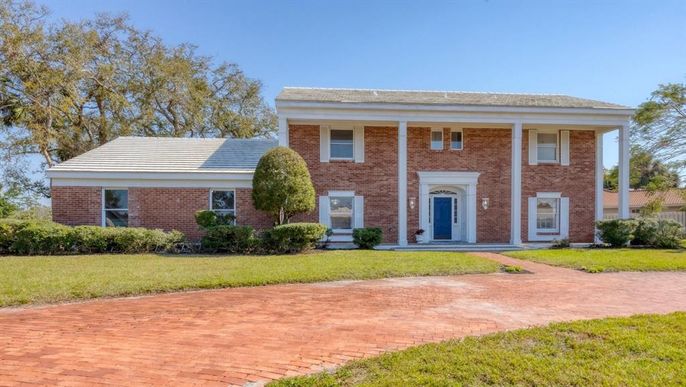 Exterior, Facade, Brick Facade, Georgian