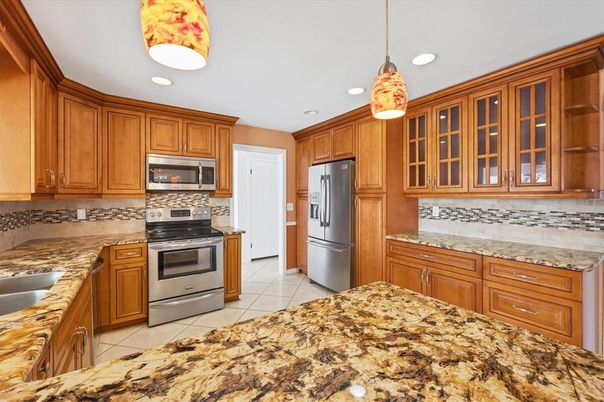 Interior, Kitchen, Pendant Lights, Recessed Lighting, Stainless Steel Appliances