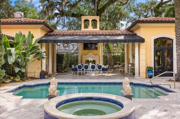 Exterior, Pool