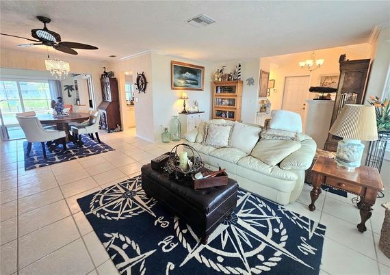 Chandelier, Dining room, Interior, Kitchen, Living room
