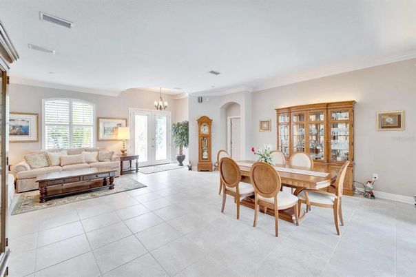 Chandelier, Dining room, Interior, Living room