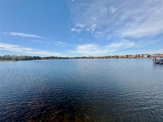 Exterior, Lake