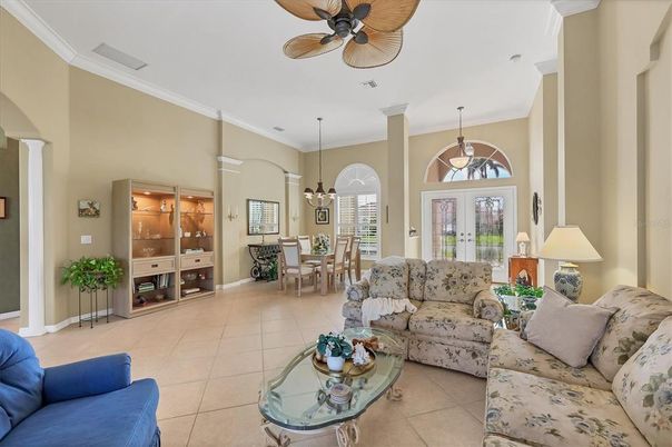 Chandelier, Dining room, Interior, Living room, Pendant Lights