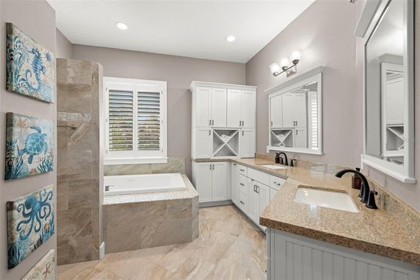 Bathroom, Dual Sink Vanities, Interior, Recessed Lighting
