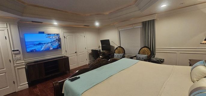 Bedroom, Home Office, Interior, Recessed Lighting, Wood Texture Flooring