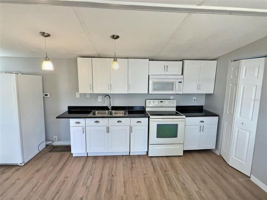 Interior, Kitchen, Pendant Lights, Wood Texture Flooring