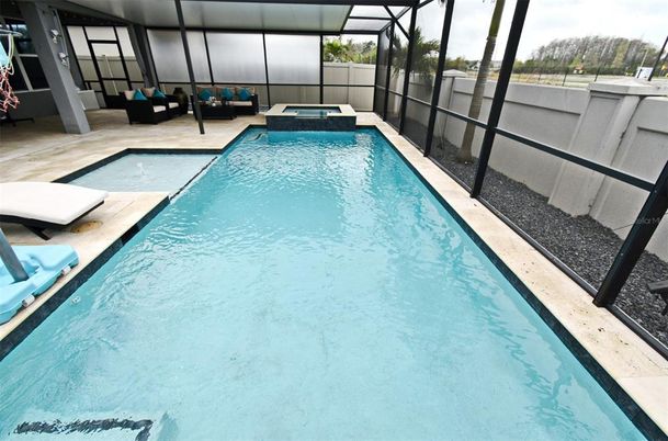 Interior, Pool, Sun Room
