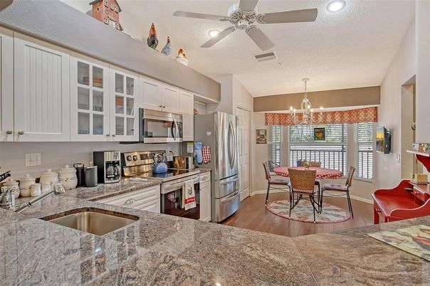 Chandelier, Dining room, Interior, Kitchen, Recessed Lighting, Wood Texture Flooring