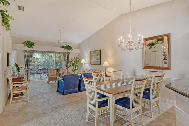 Chandelier, Dining room, Interior, Living room