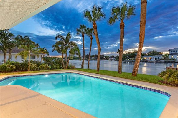 Exterior, Pool, Water