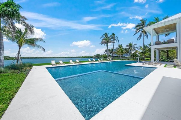 Exterior, Pool, Water