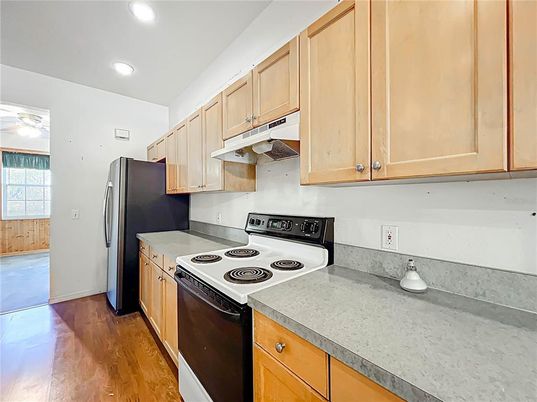Interior, Kitchen, Recessed Lighting, Wood Texture Flooring