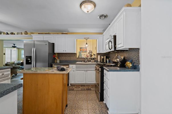 Interior, Kitchen, Pendant Lights, Stainless Steel Appliances