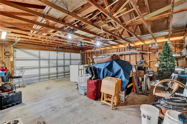 Garage, Interior, Wooden Beams