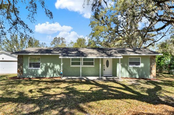 Backyard, Exterior, Facade, Ranch