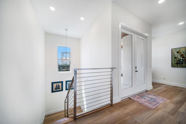 Interior, Pendant Lights, Recessed Lighting, Wood Texture Flooring