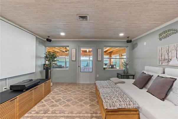 Interior, Living room, Projection Screen, Recessed Lighting, Water