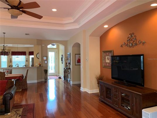 Interior, Pendant Lights, Recessed Lighting, Wood Texture Flooring