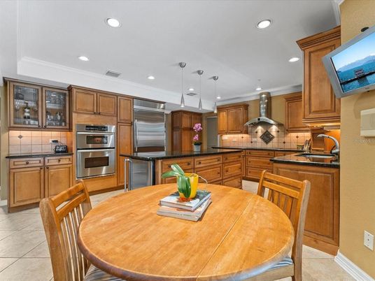 Dining room, Interior, Kitchen, Pendant Lights, Recessed Lighting, Stainless Steel Appliances