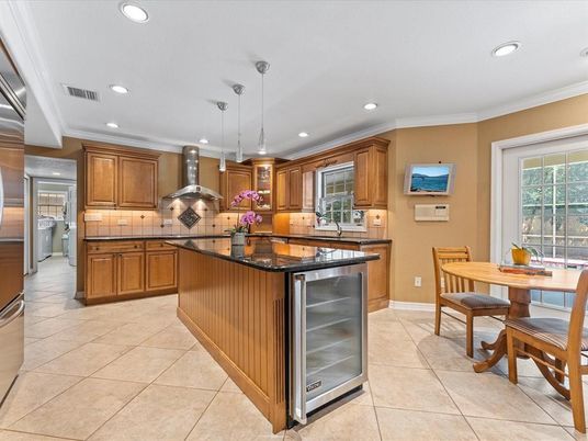 Dining room, Interior, Kitchen, Pendant Lights, Recessed Lighting, Stainless Steel Appliances