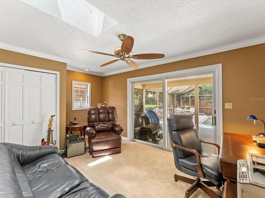 Home Office, Interior