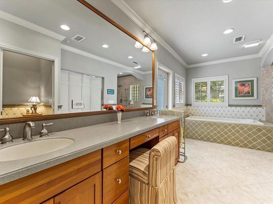 Bathroom, Dual Sink Vanities, Interior, Recessed Lighting