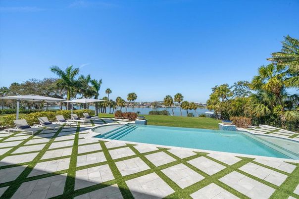 Exterior, Pool, Water