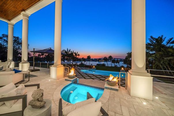 Exterior, Pool, Water