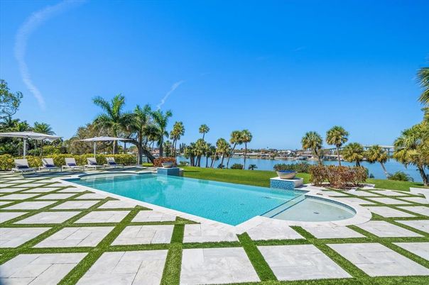 Exterior, Pool, Water