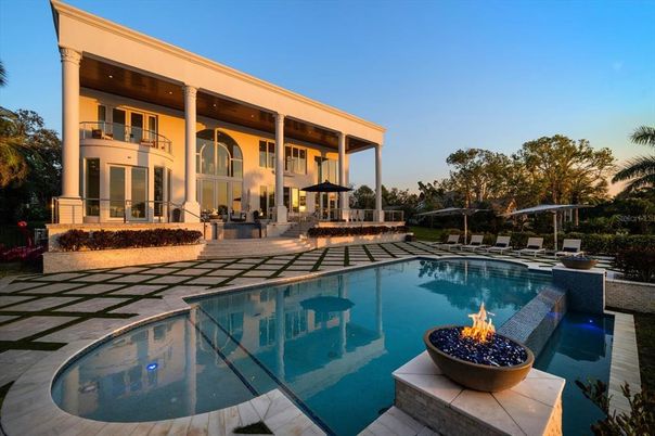 Exterior, Pool