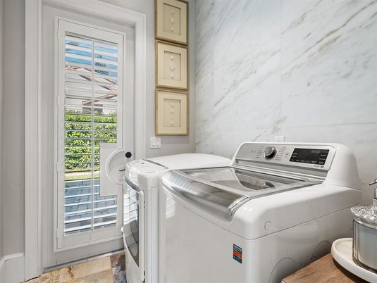 Interior, Washer
