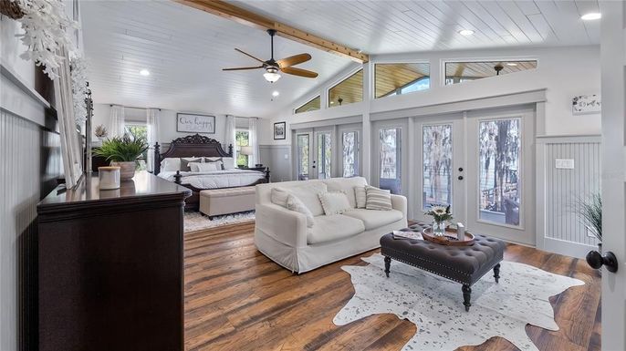 Interior, Living room, Recessed Lighting, Wood Texture Flooring
