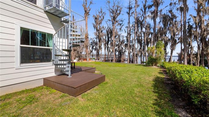 Backyard, Exterior
