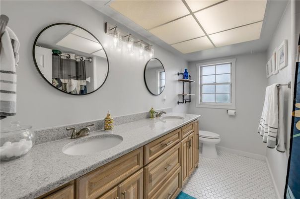 Bathroom, Dual Sink Vanities, Interior