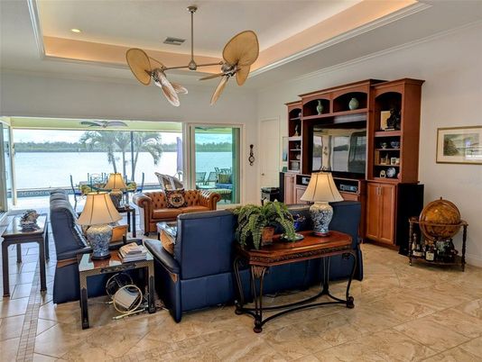 Interior, Living room, Recessed Lighting, Water