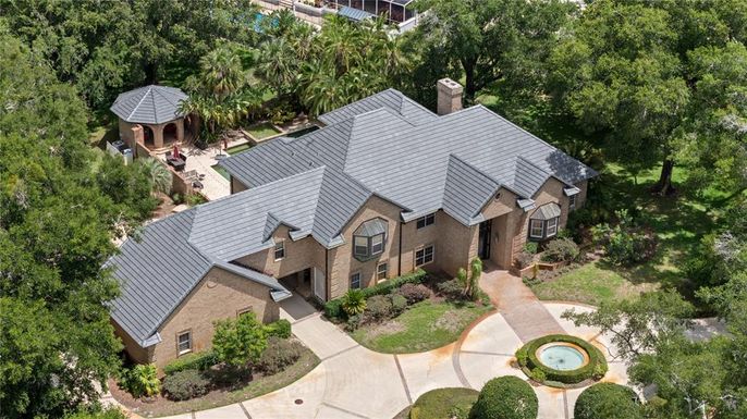 Exterior, Drone